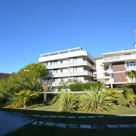 Cozy 2 Bedroom Apartment Facing The Sea Apartmán *